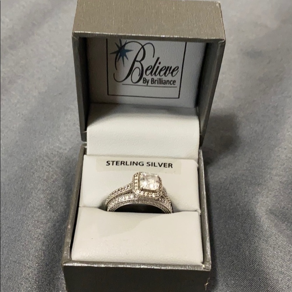 Size 7 rarely worn wedding band and ring